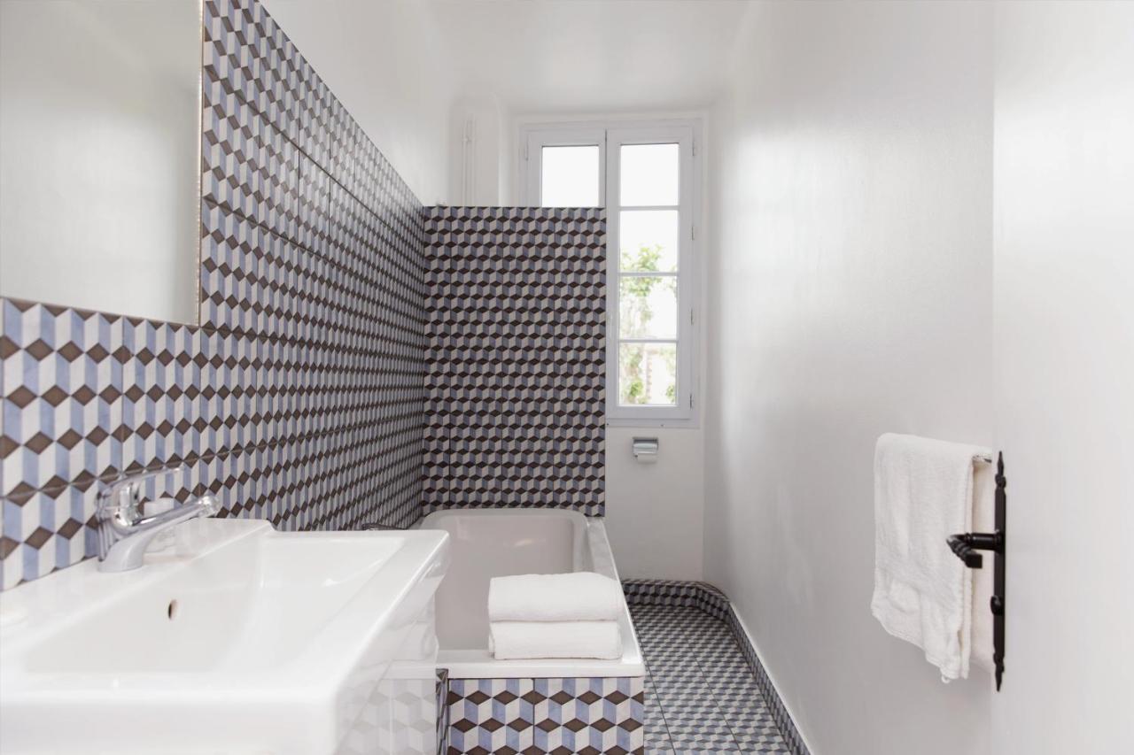 Coq Hotel Cogolin Bagian luar foto